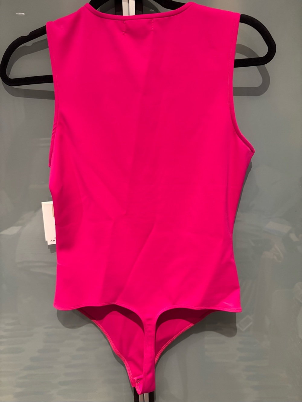 Good American Hot Pink V-Neck Sleeveless Bodysuit NWT - Picture 3 of 6